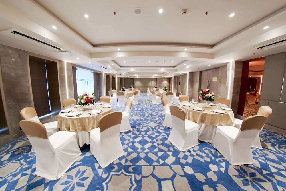 GOLDEN TULIP LUCKNOW 20/39