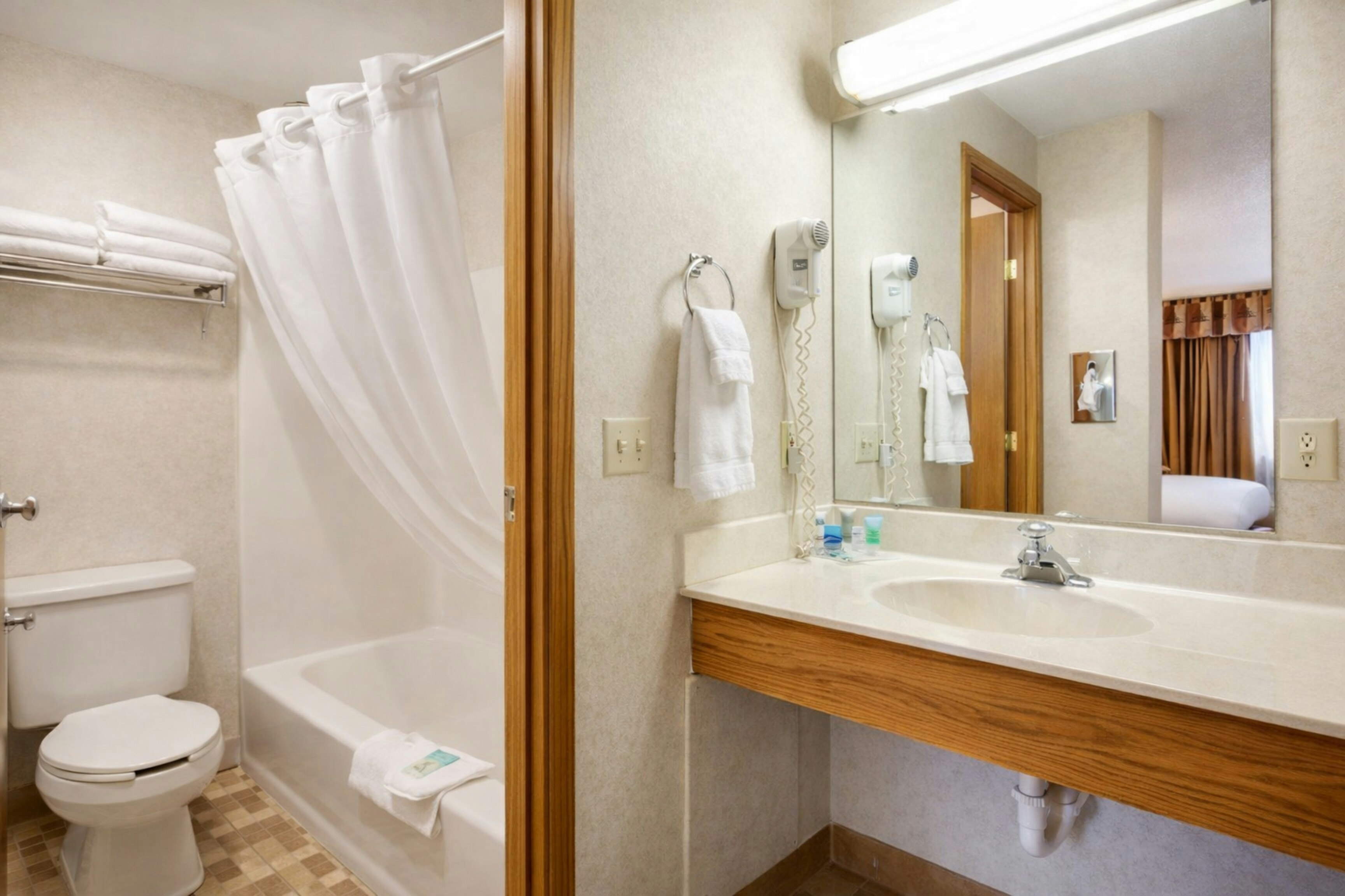 Fireside Inn & Suites 84/88