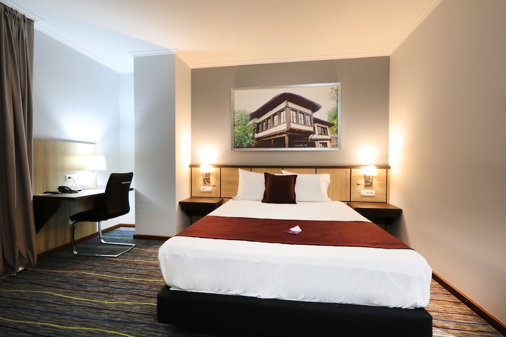 Mercure Tetovo 23/72