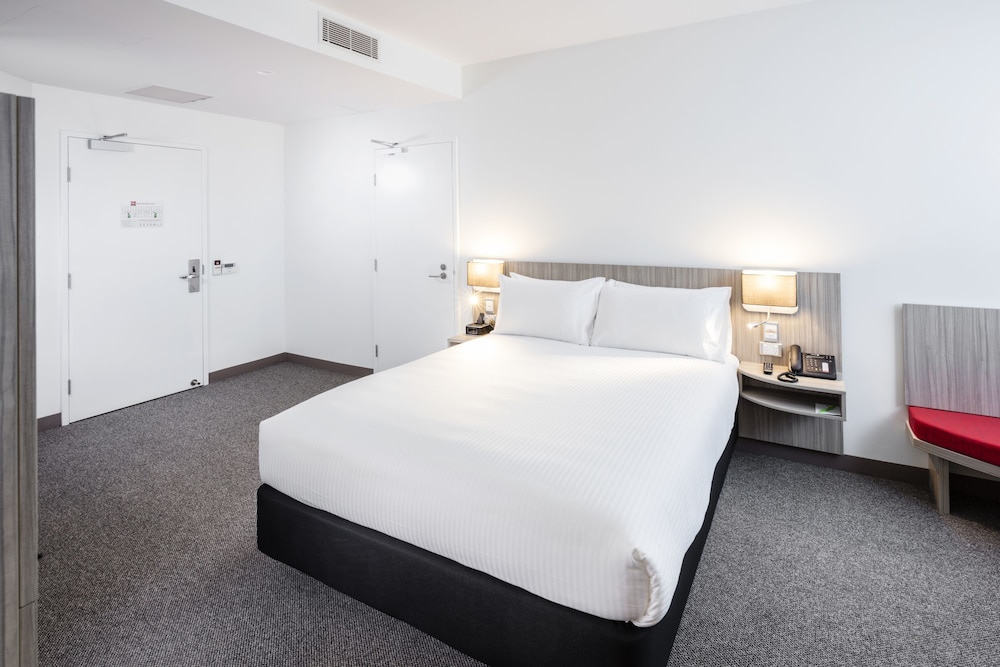 Ibis Mackay 13/67