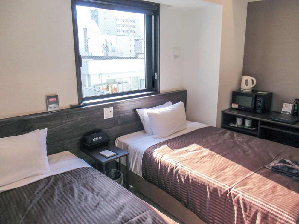 ROOM, TWIN BEDS