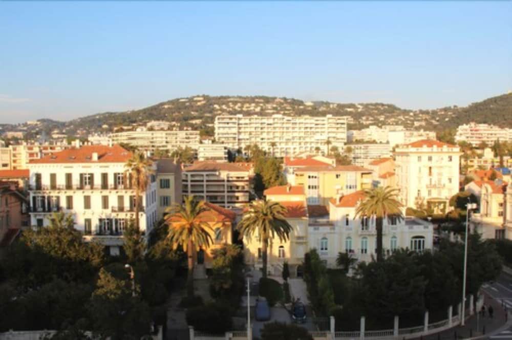 Abrial Hotel in CANNES