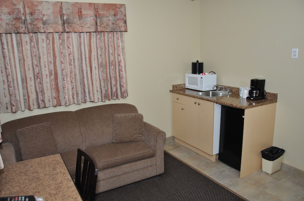 Canadian Inn 6/34