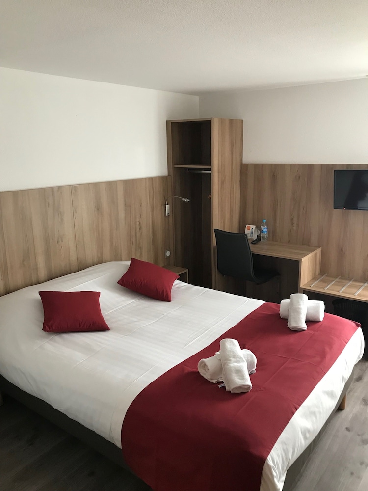 BRIT HOTEL PLAISANCE 27/61