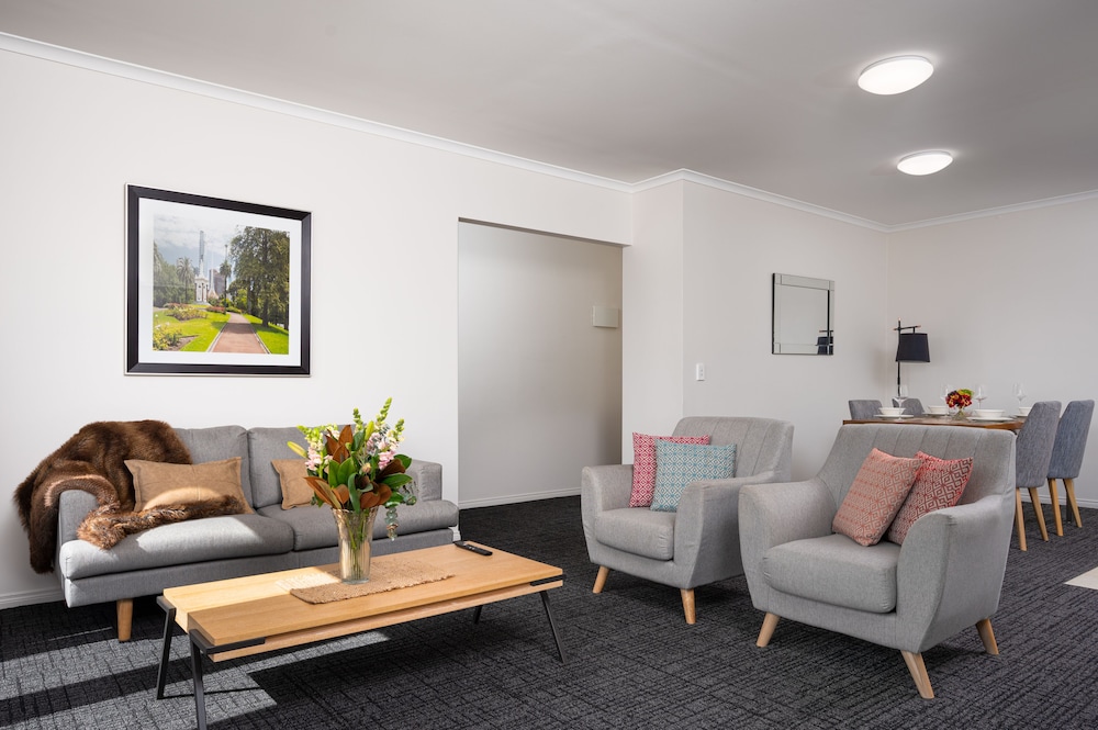 MainStay Suites Kew 32/60