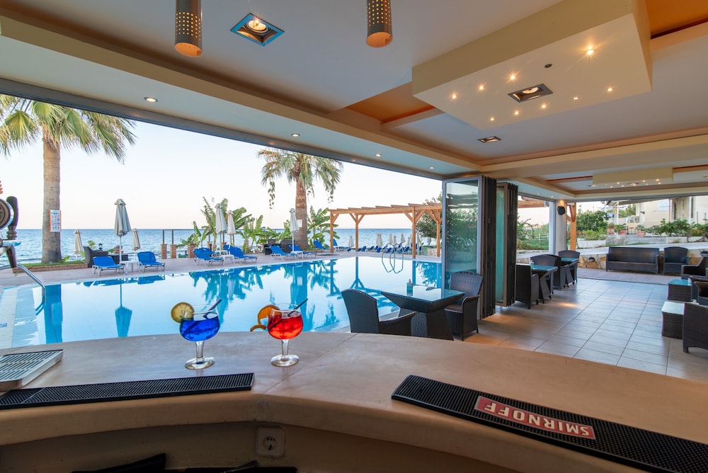 Belussi Beach Hotel & Suites 31/50