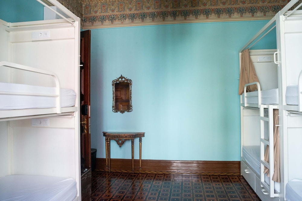 Sant Jordi Hostels Lisbon 26/72