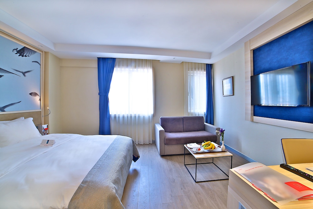 Ramada by Wyndham Istanbul Old City 34/55