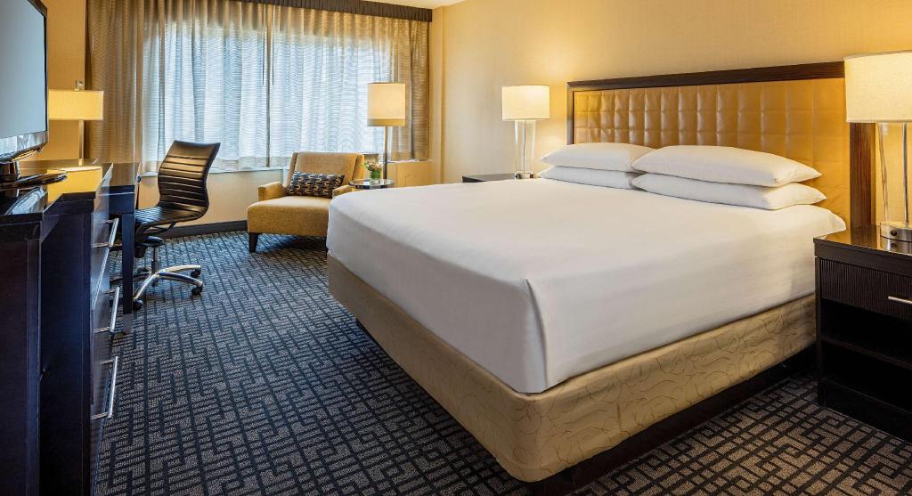 Regency, Suite