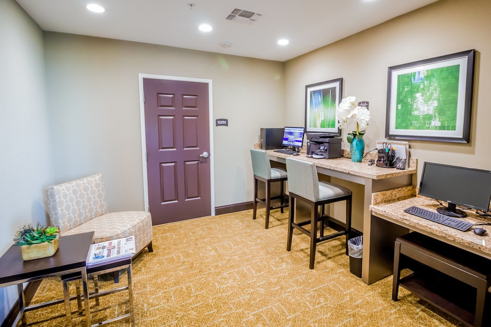 Staybridge Suites Plano Frisco 52/78