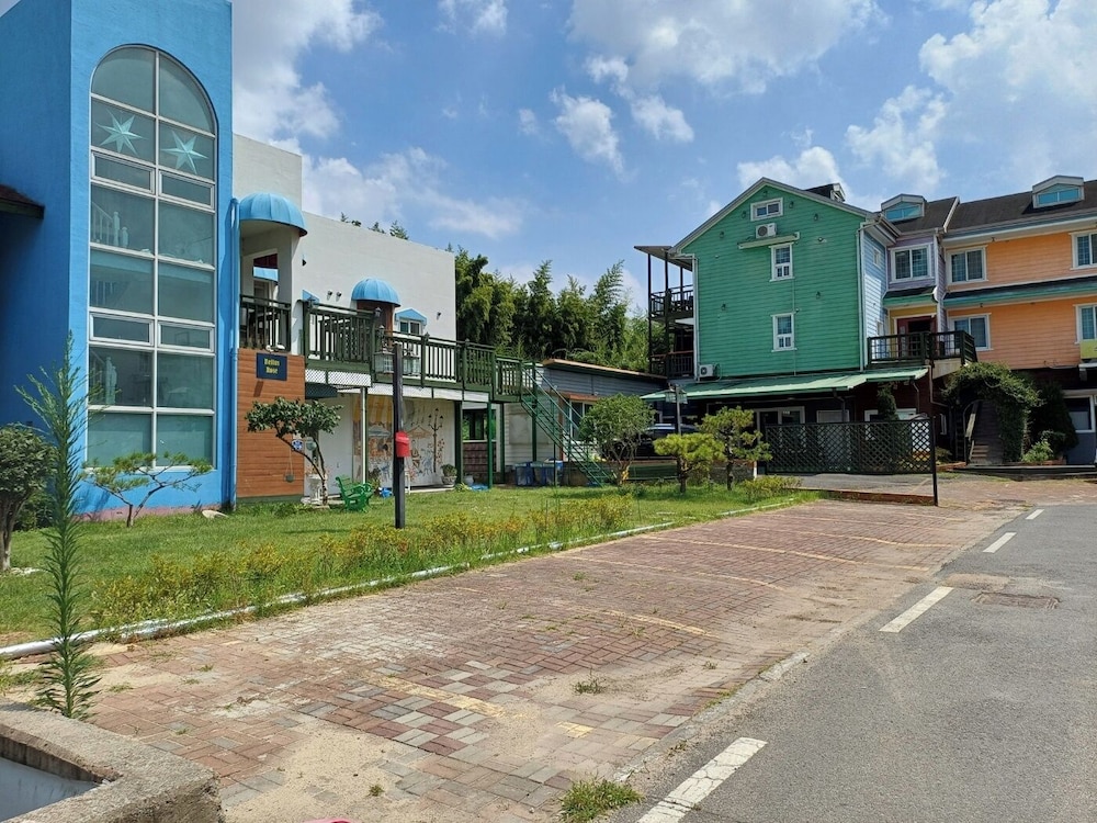 Bellus Rose Pension Hotel 60/64