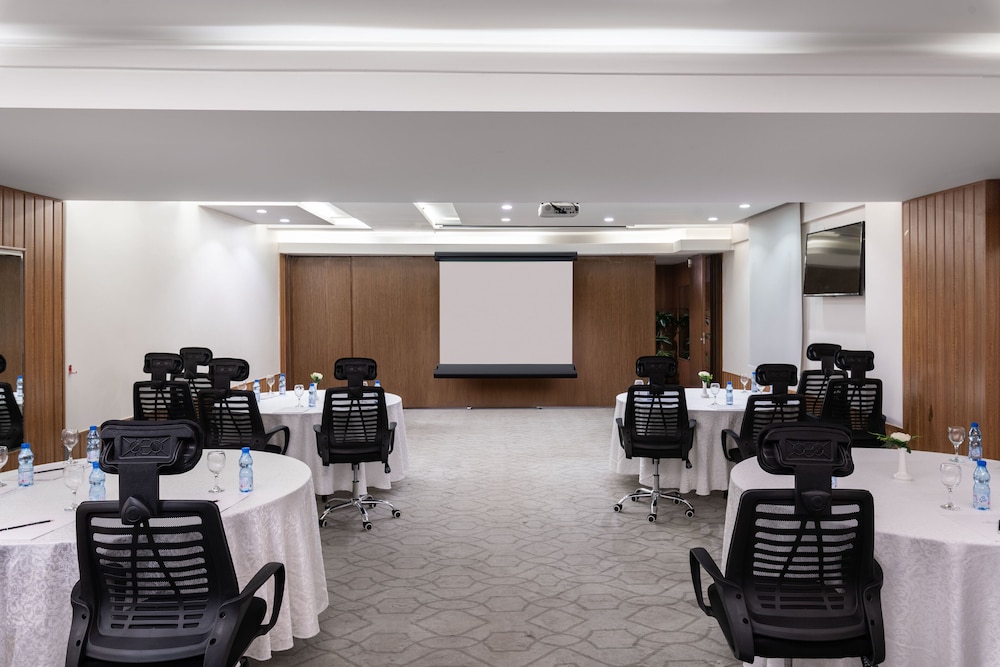 فندق ورويك جدة(Warwick Hotel Jeddah) 55/63