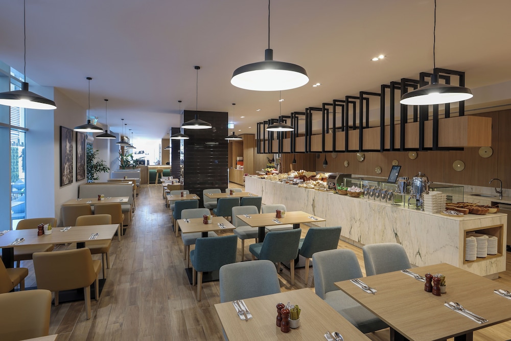 Radisson Hotel & Residence Riyadh Olaya 53/65