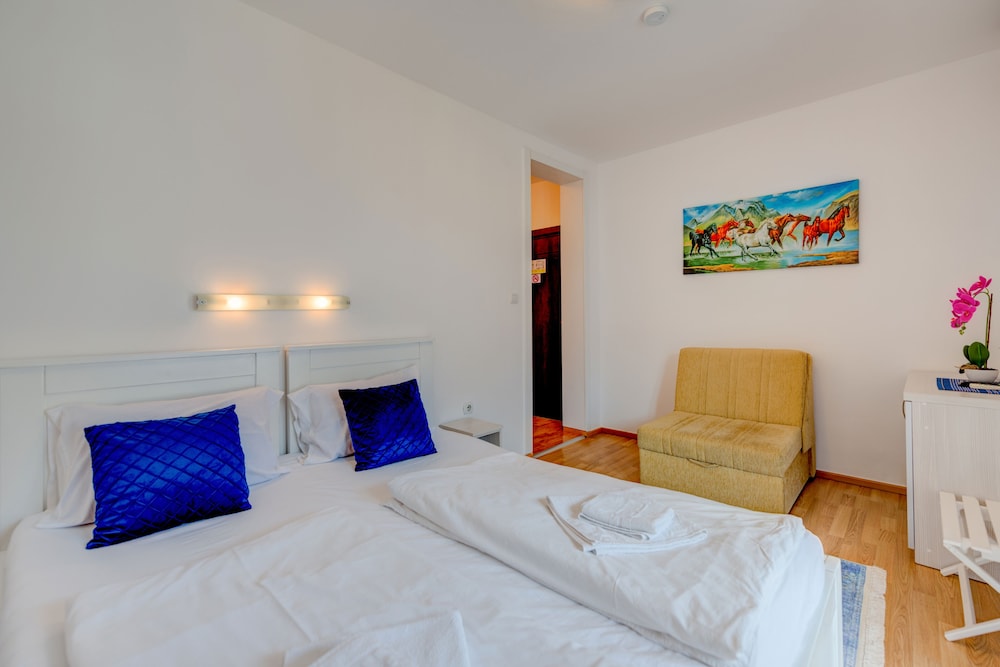 Hotel Galia 11/50