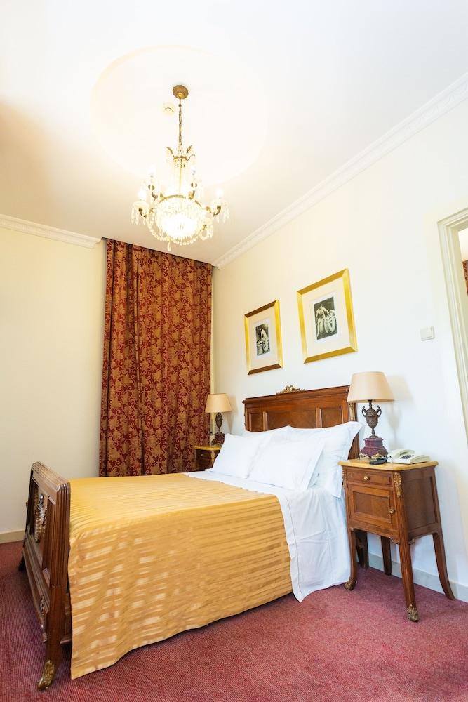 ROOM, DOUBLE BED