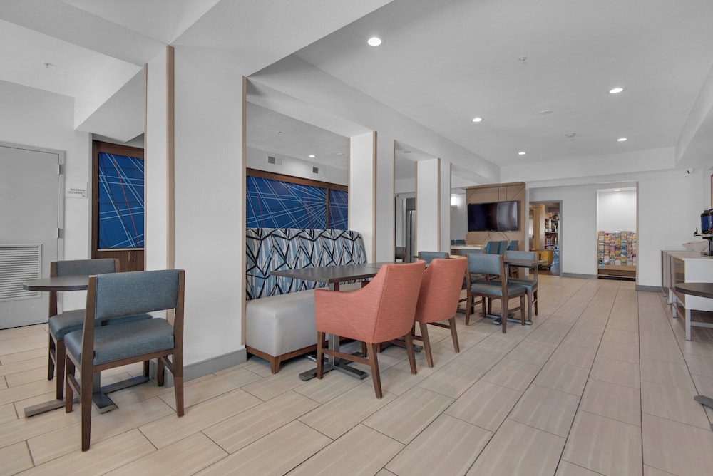 Holiday Inn Express Hotel Suites Destin E Commons Mall Area 56/77