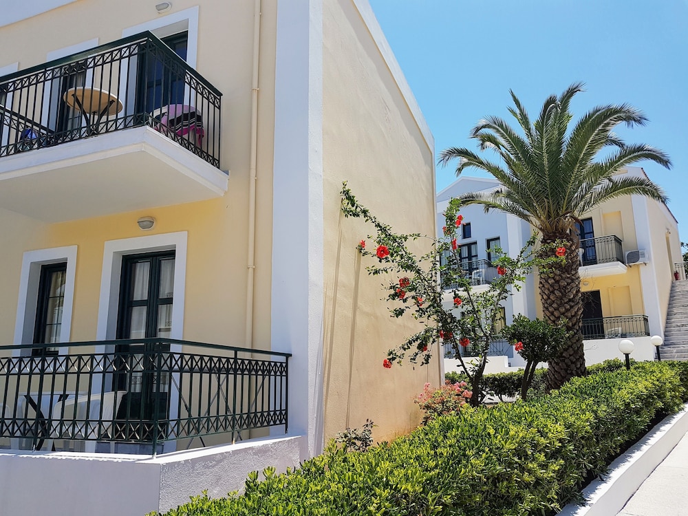 Camari Garden Apartments 17/21