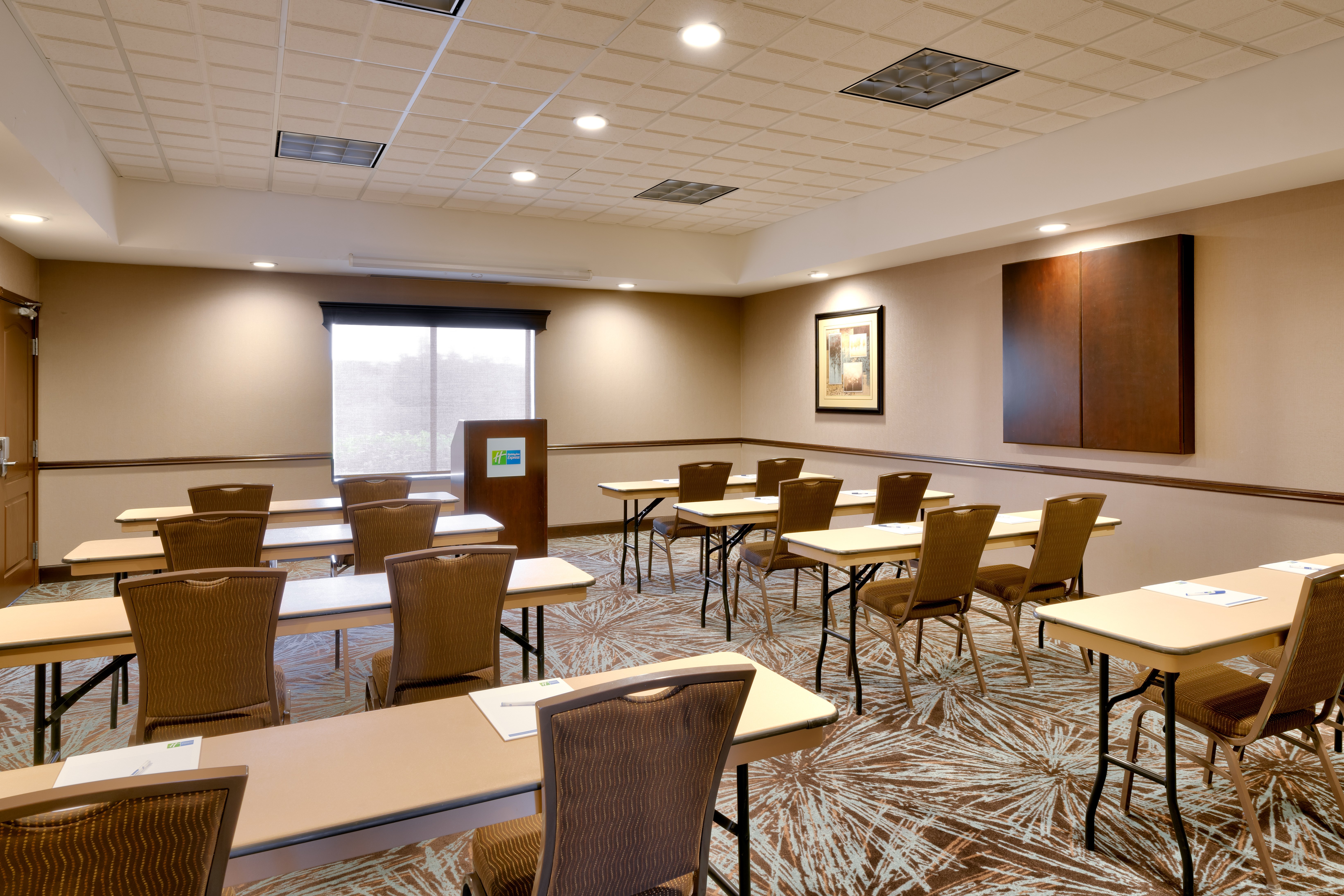 Holiday Inn Express Hotel And Suites Butte 41/46