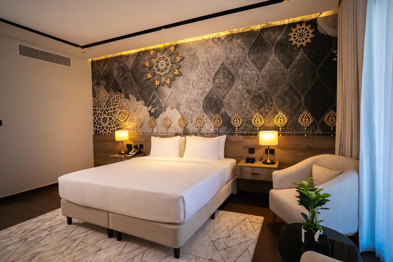 Golden Tulip Muscat The Village 12/34