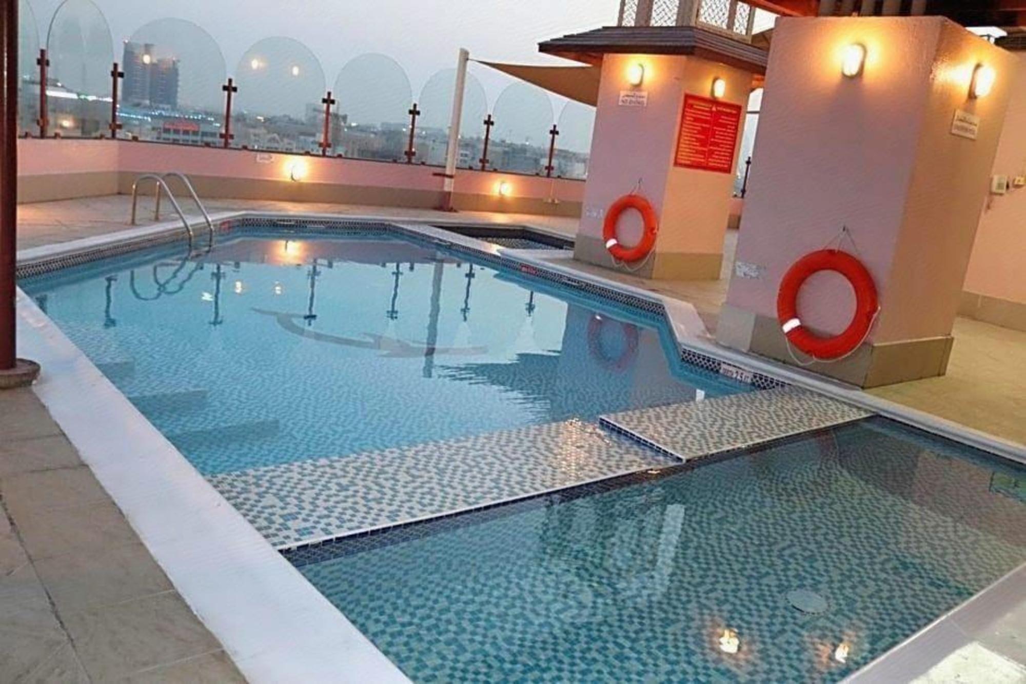 swimming pool spa