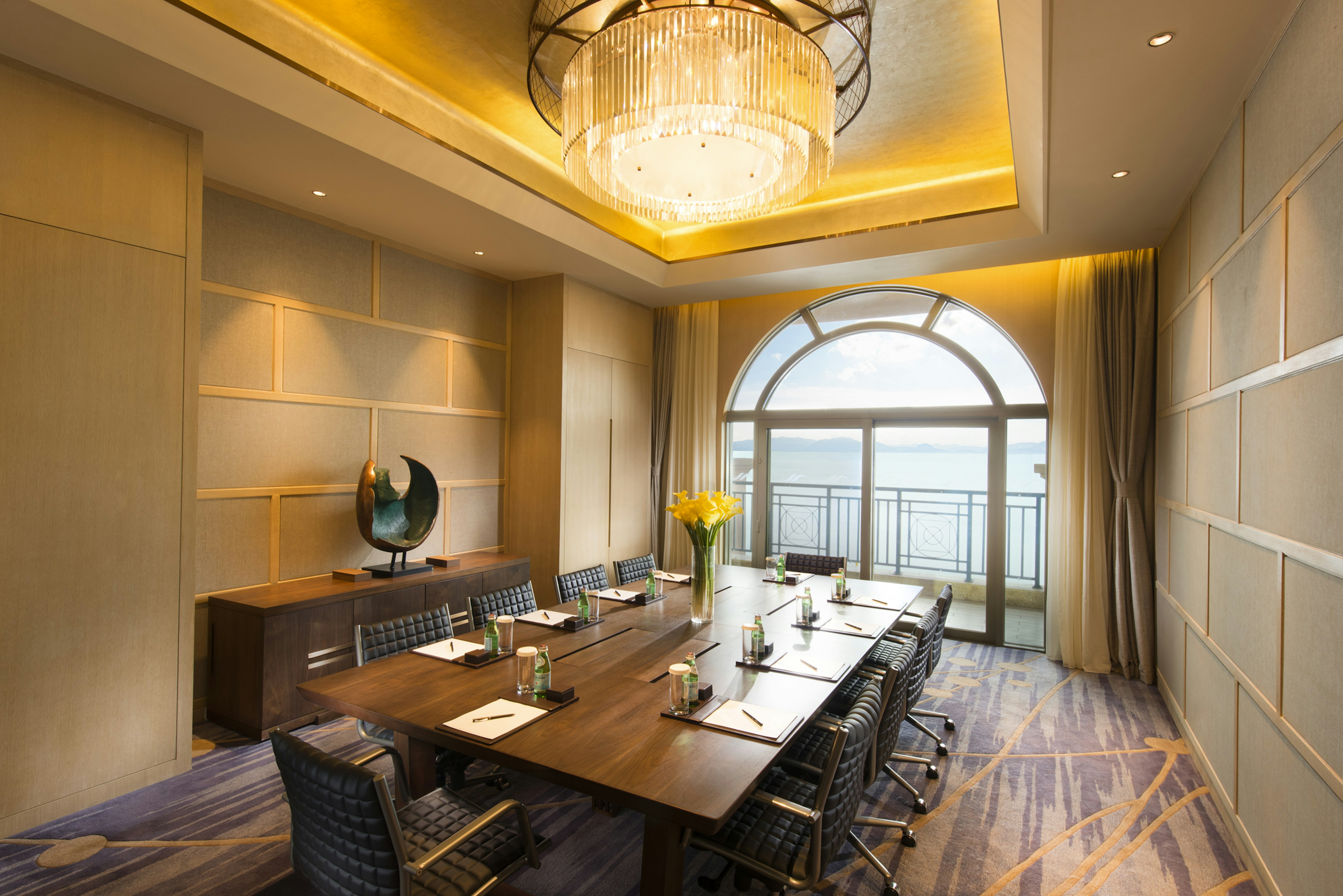 Hilton Yuxi Fuxian Lake 35/50