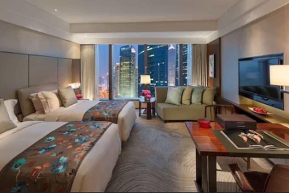 Mandarin Oriental Shanghai 36/78
