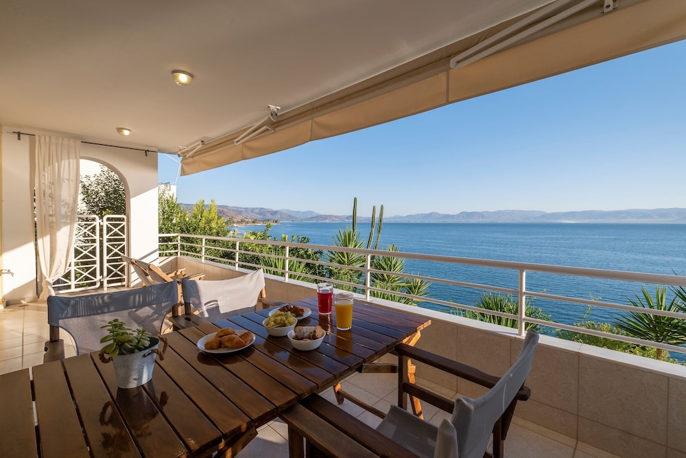 MELI APARTMENTS & VILLAS 18/50