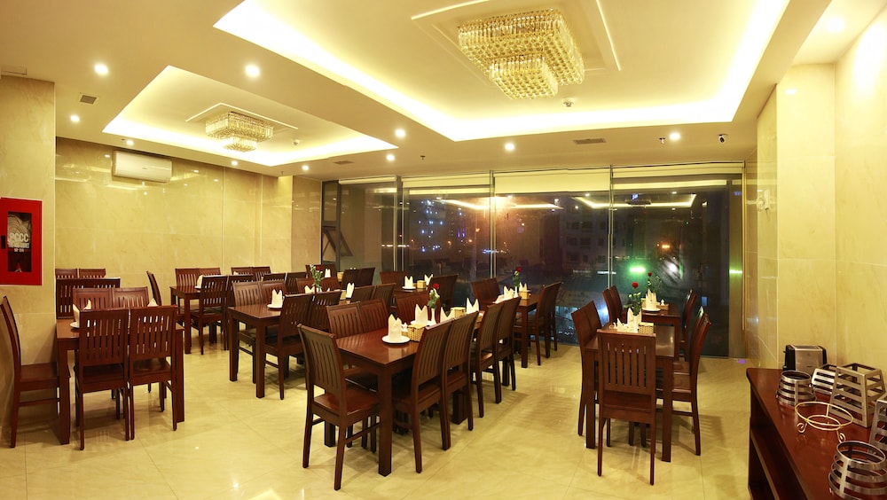 May Beach Hotel 38/43