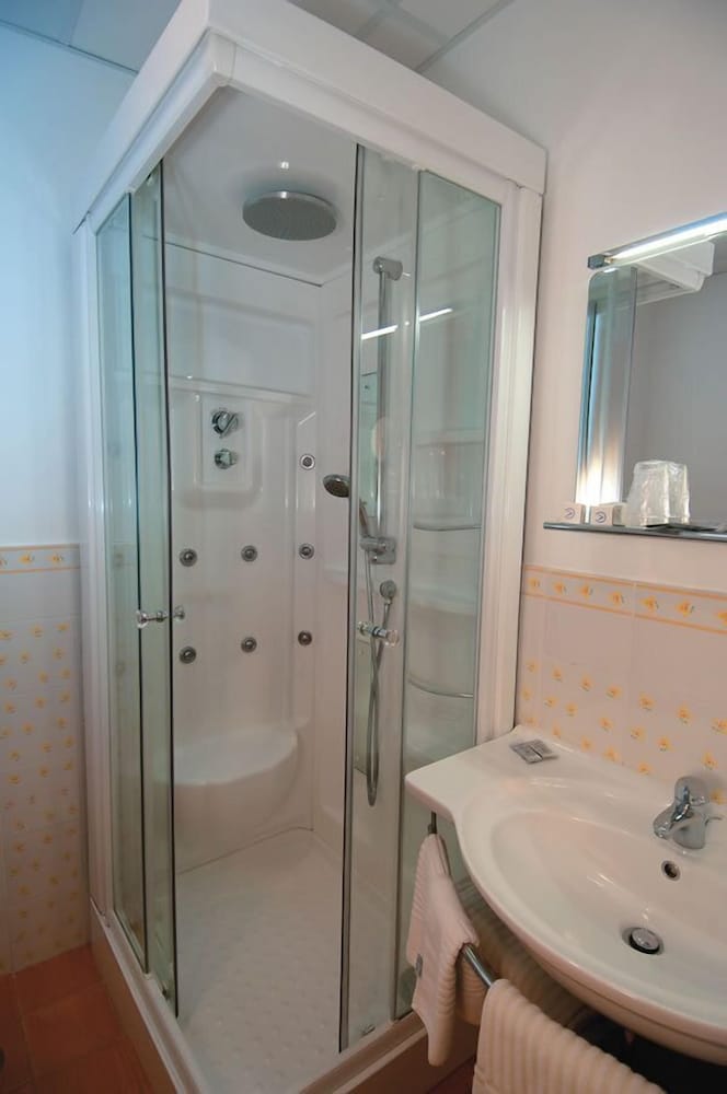 Complesso Terme Vescine 39/41