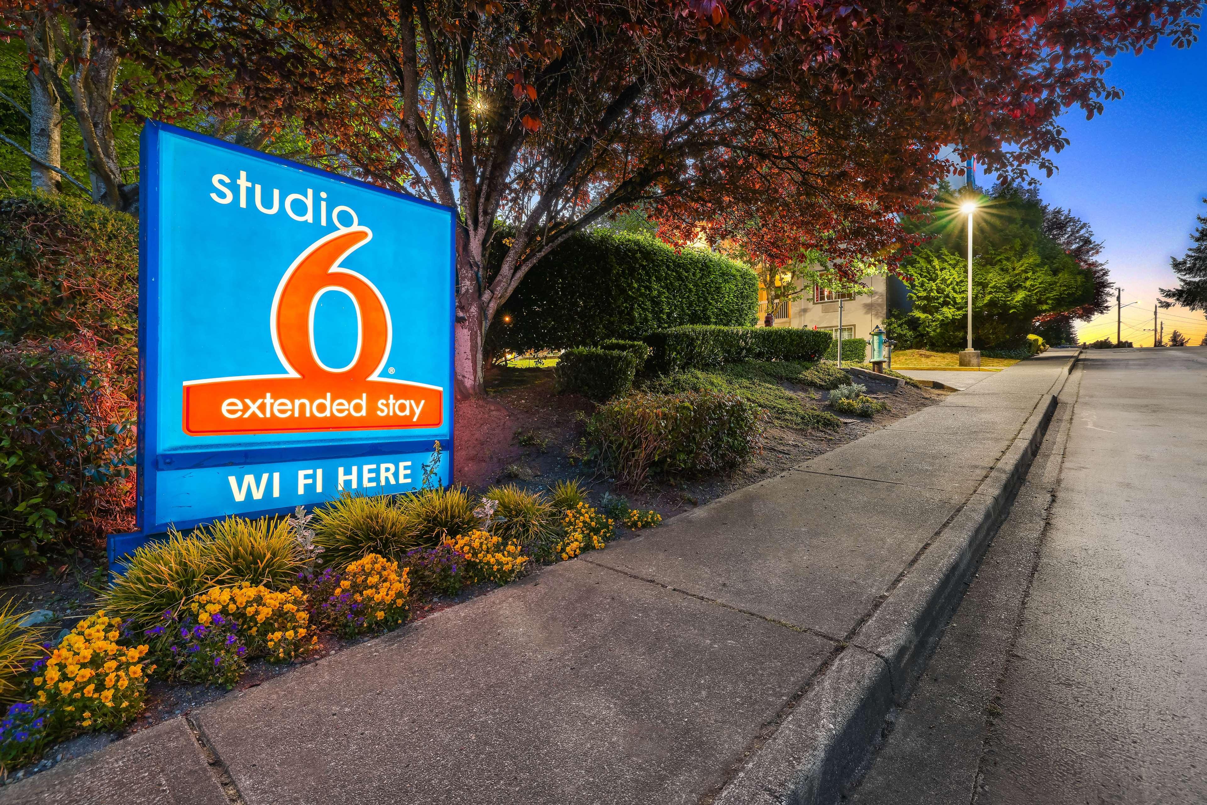 Studio6 Mountlake Terrace, WA - Seattle 32/35