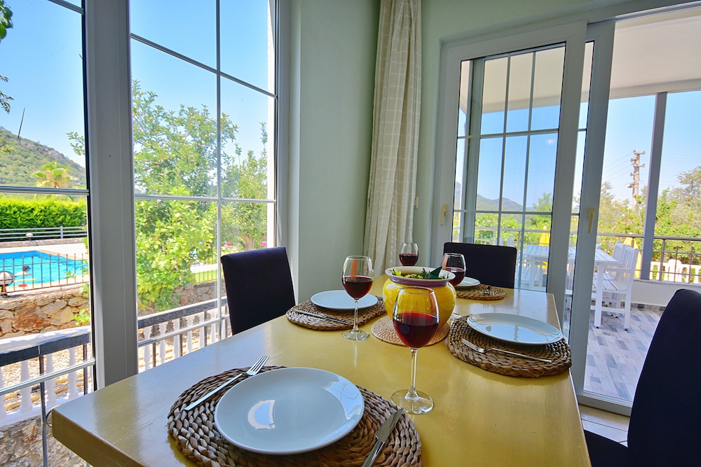 Mountain Valley Apart Hotel & Villas 35/50