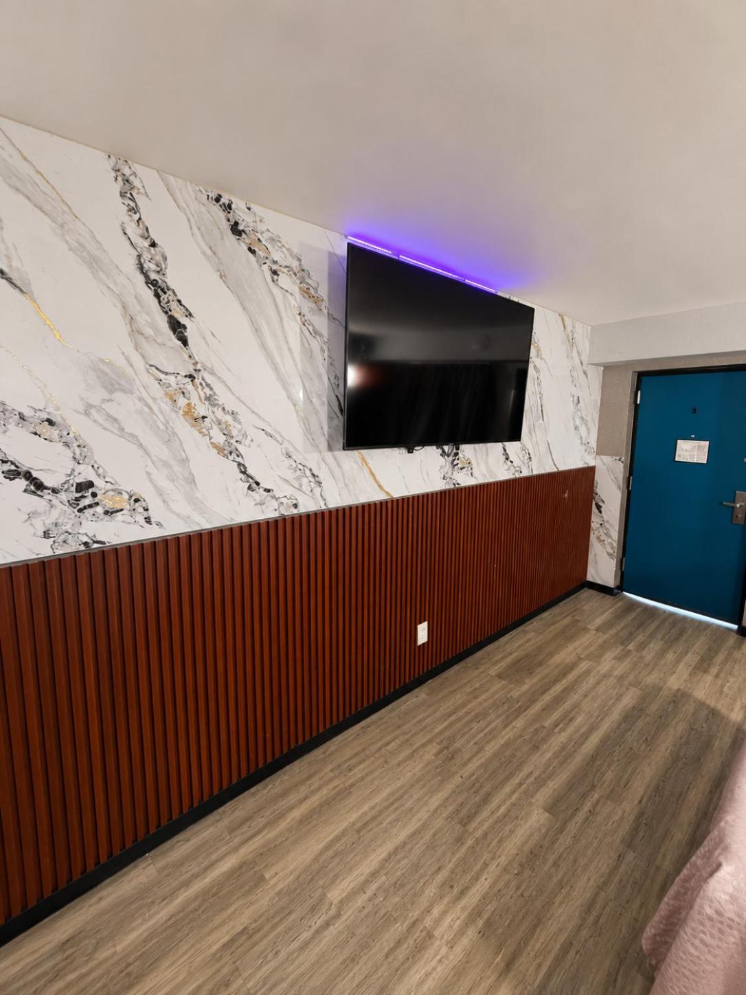 Hotel OPUS Bronx Near Bay Plaza Mall 14/46