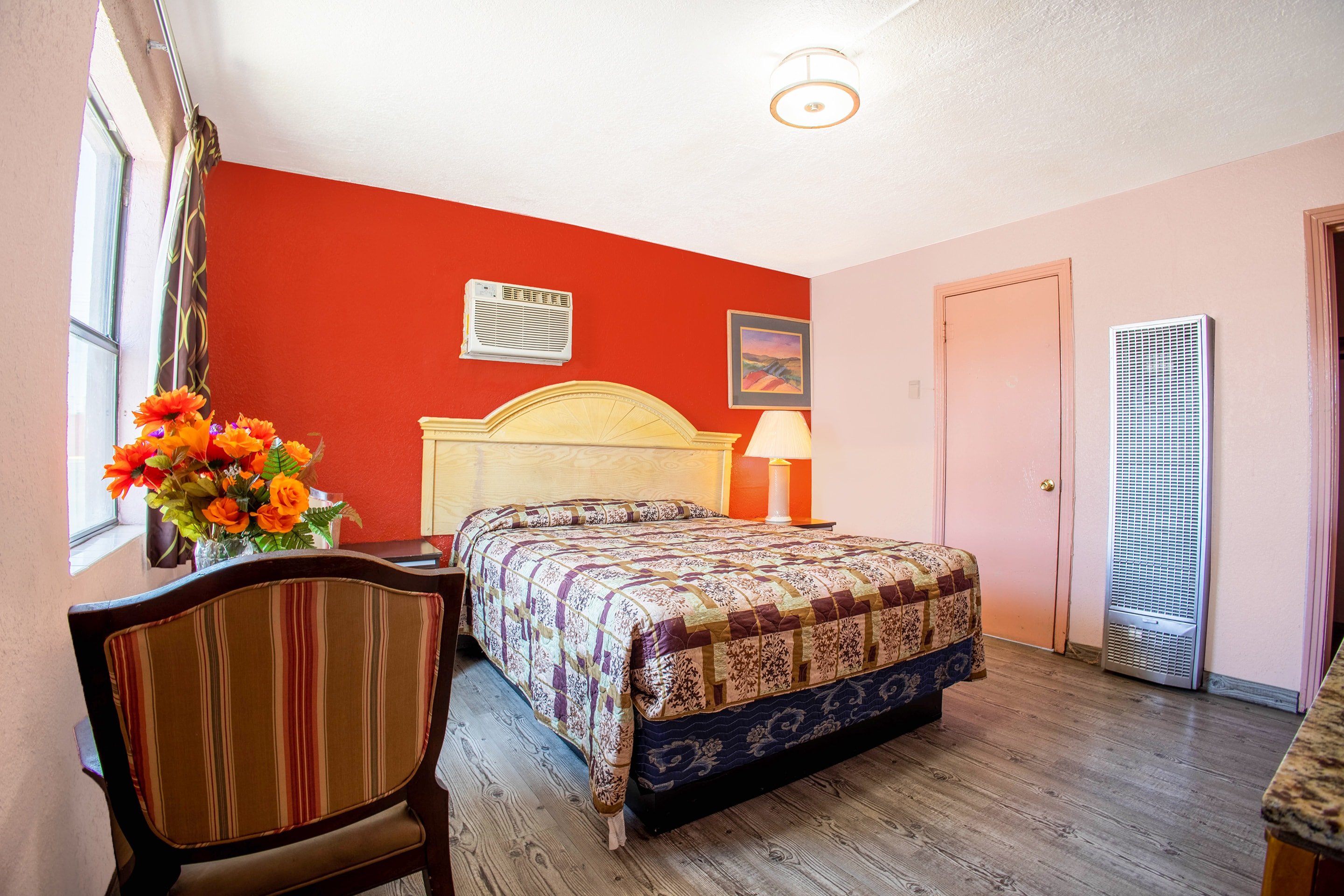 ROOM, QUEEN BED, SMOKING