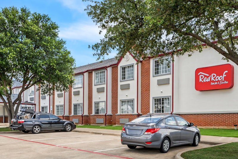 Regency Inn & Suites DFW 33/36