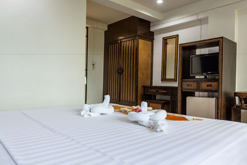 Porter House Patong 28/74