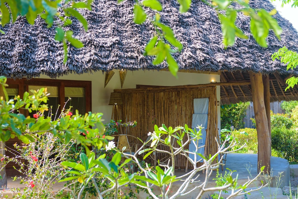 Marafiki Bungalows 4/69