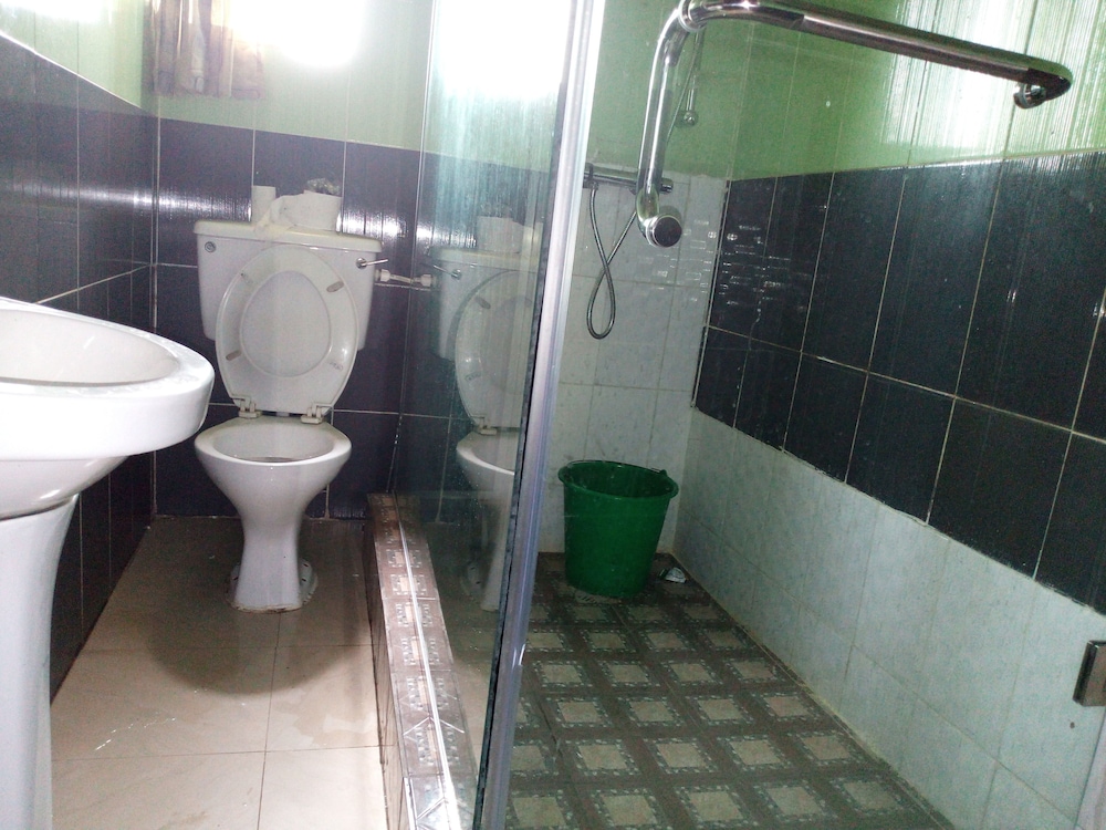 Richanthonio Suites 23/24