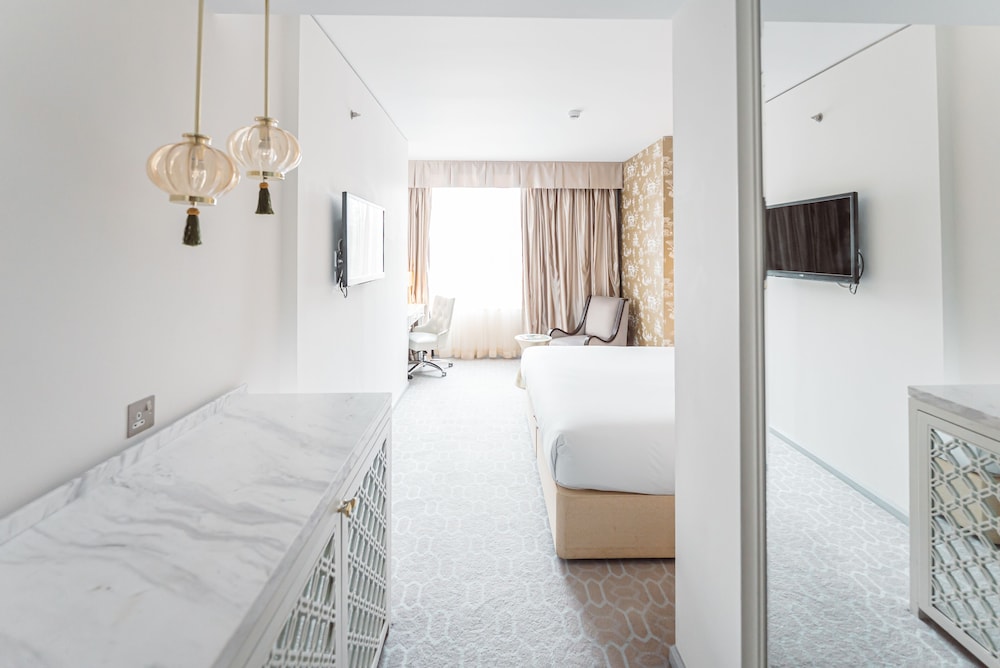 Dorsett Shepherds Bush 45/100