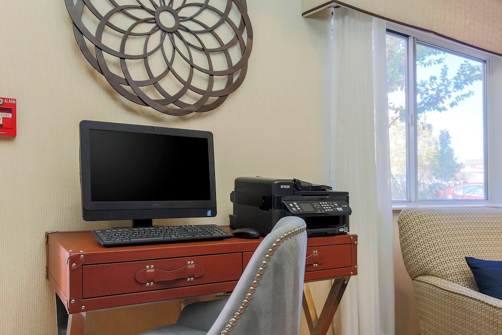 Fairfield Inn Tracy 17/21