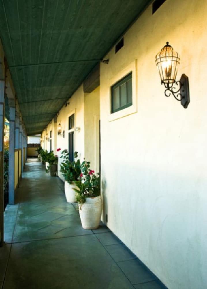 Sonoma Creek Inn 10/56