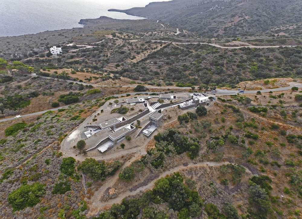 Hidden Retreats Kythera 35/50