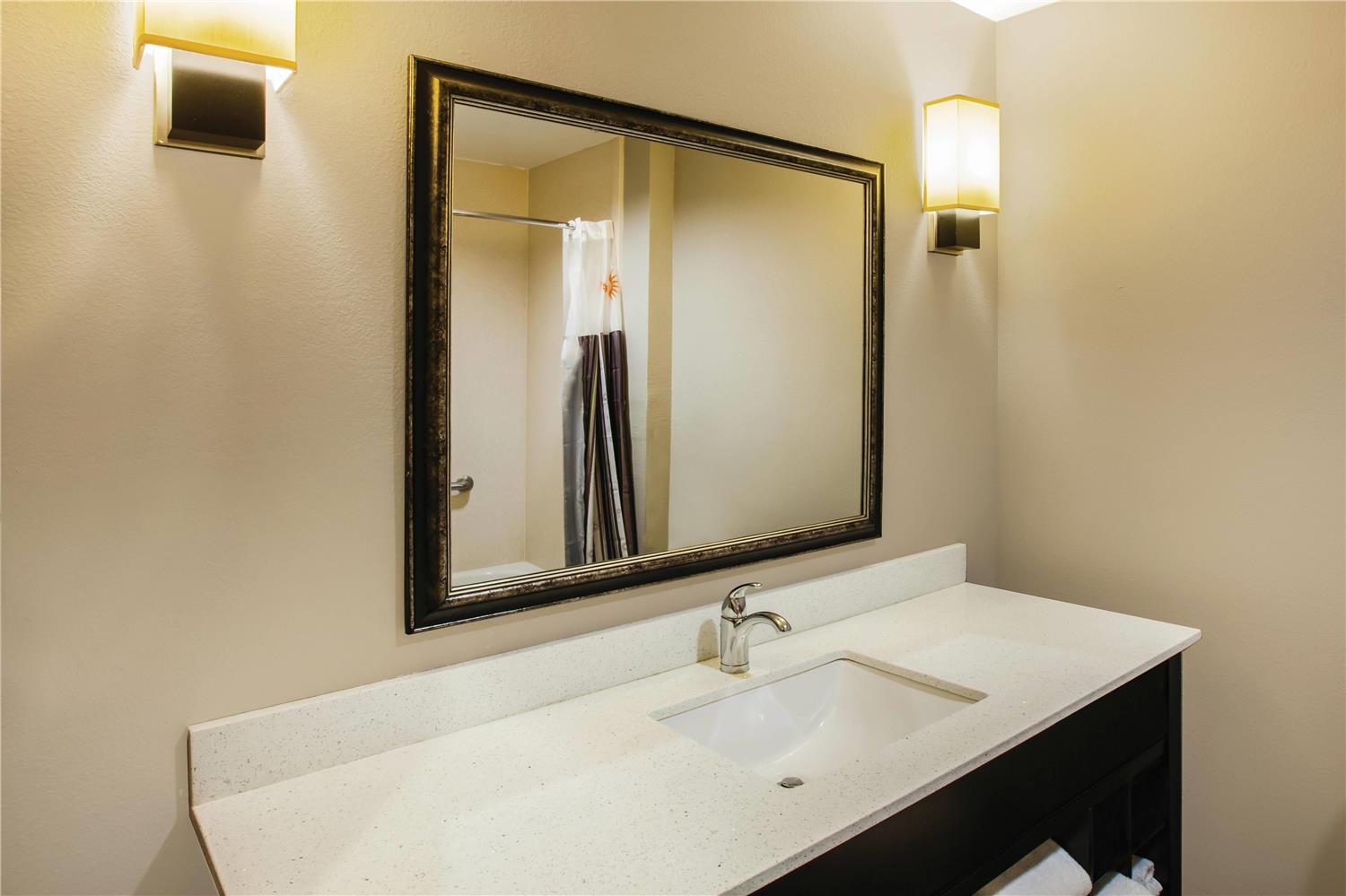 La Quinta Inn & Suites by Wyndham Baton Rouge Denham Springs 39/44