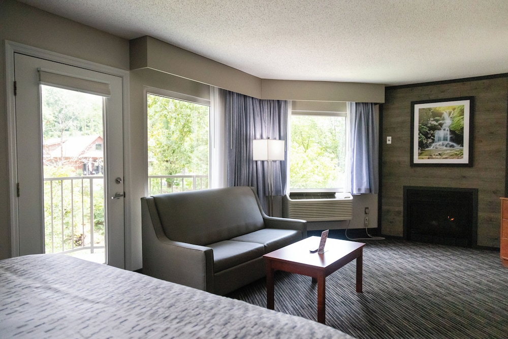 Twin Mountain Inn & Suites 55/71