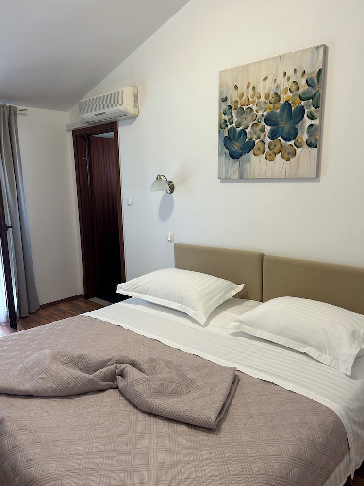 Hotel Vila Tina 13/50