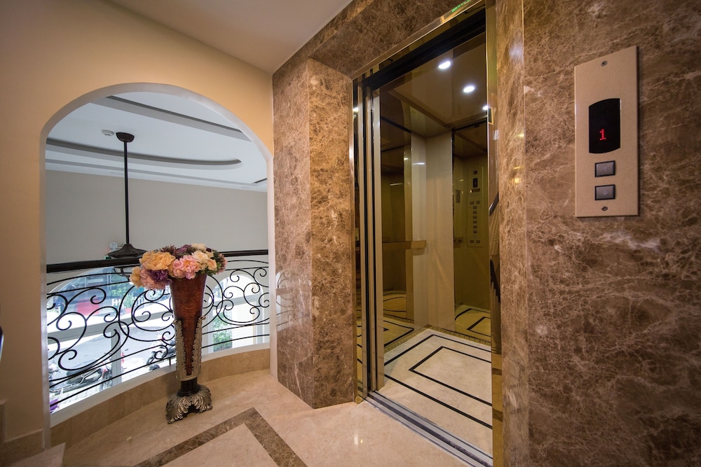 Saigon By Night Luxury Hotel 34/68