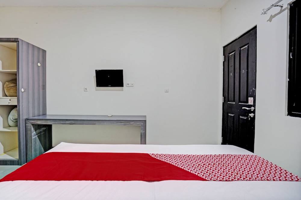 OYO 1454 111 Residence 12/18