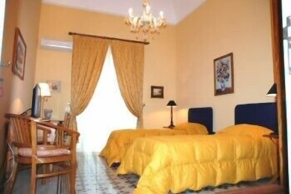 ROOM, DOUBLE BED, PRIVATE BATHROOM