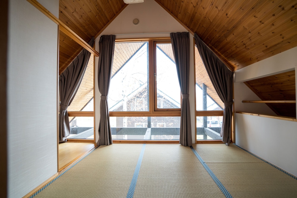 Bliss Cottage Sakura 16/27