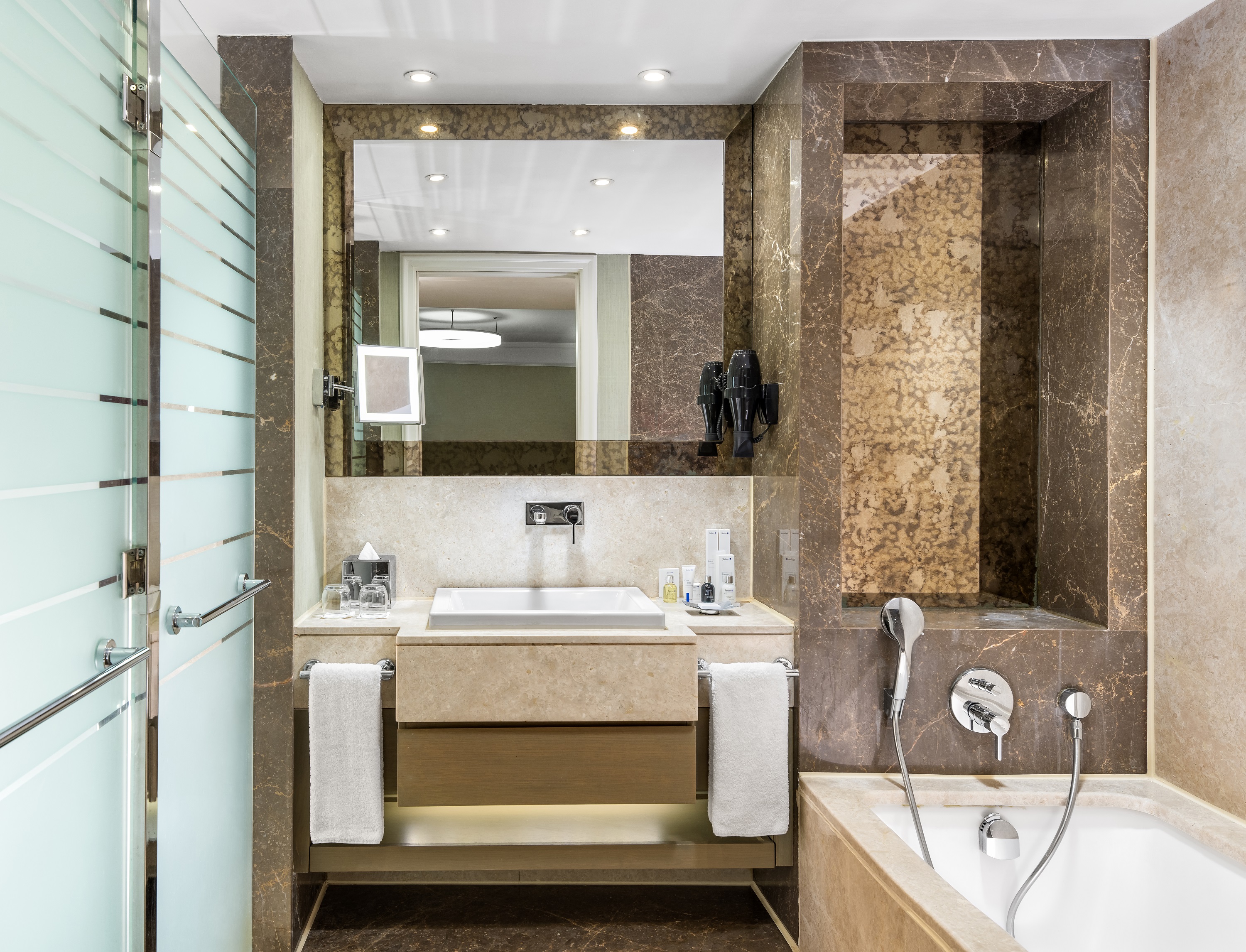 غرفة قياسية ثلاثية، RADISSON BLU HOTEL ISTANBUL SISLI 4/4