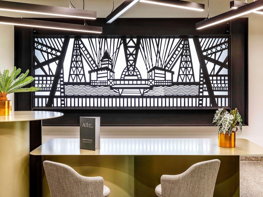 Mercure Newport 7/50